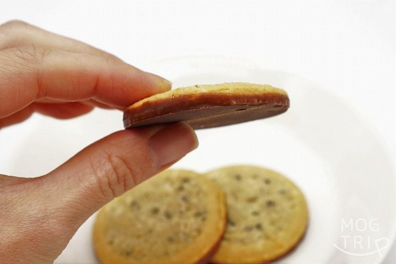 ポテごまクッキー｜ROYCE’（ロイズ）　裏面のチョコレート