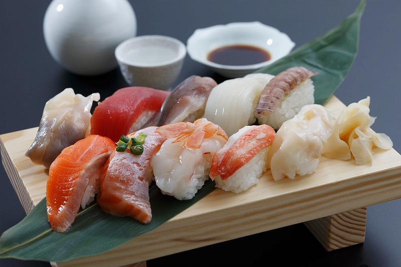新鮮な海産物を使った ”寿司” 