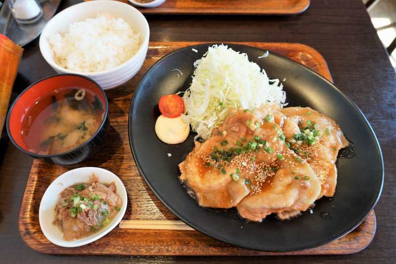「ひこま豚」の生姜焼き定食