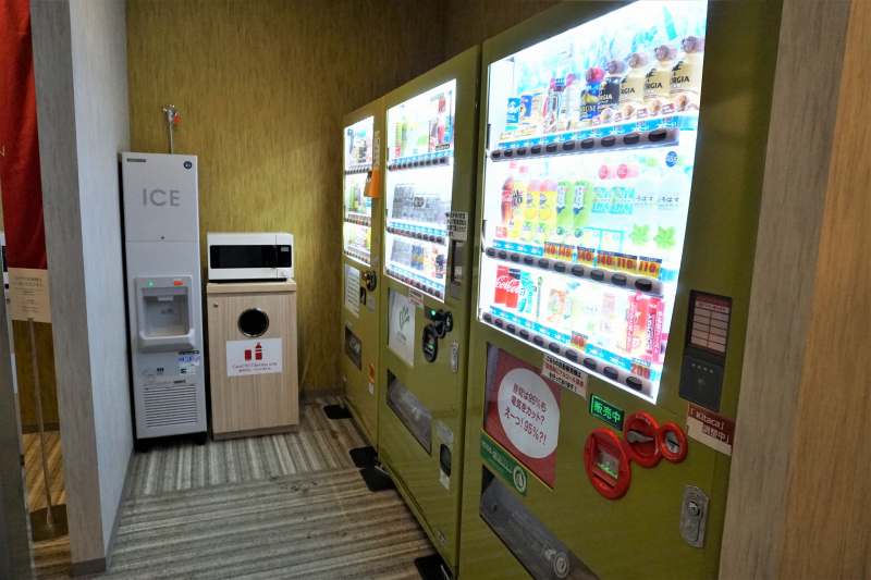 「JR INN 札幌駅南口」の製氷機と電子レンジ