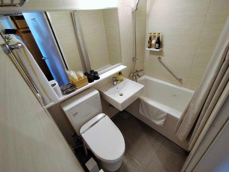 「ベッセルホテルカンパーナすすきの」のトイレ兼浴室