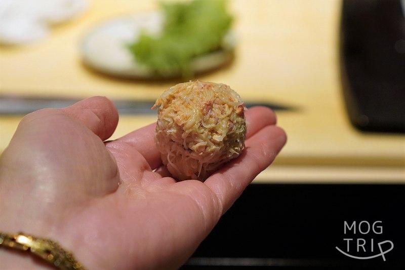 札幌「鮨わたなべ」手ガニのお寿司
