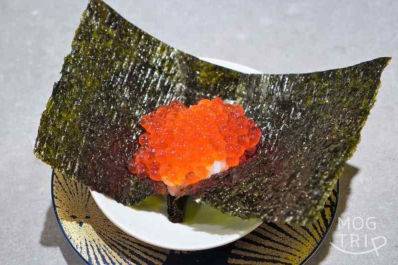 回転寿司 根室花まる　いくらの手巻き寿司