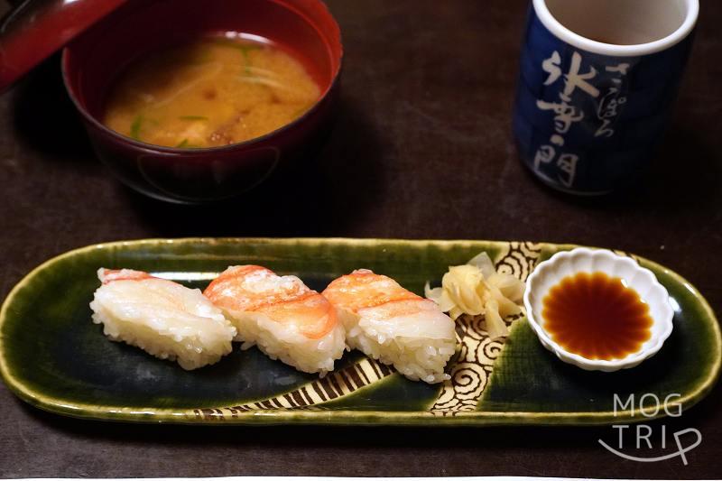 札幌「氷雪の門」ずわい蟹の握り寿司