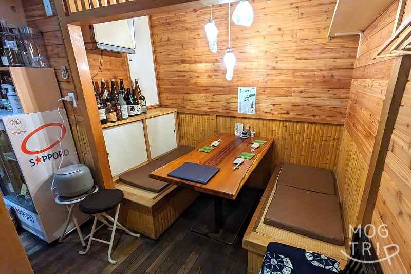 札幌すすきの「鮨処いちい」のテーブル席の様子